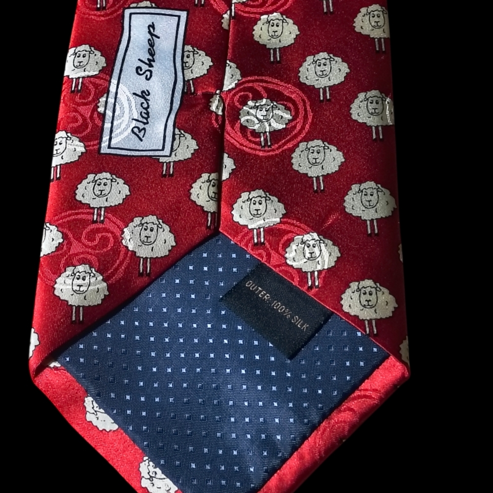 Red Sheep Pattern Tie - Picture 3 of 6